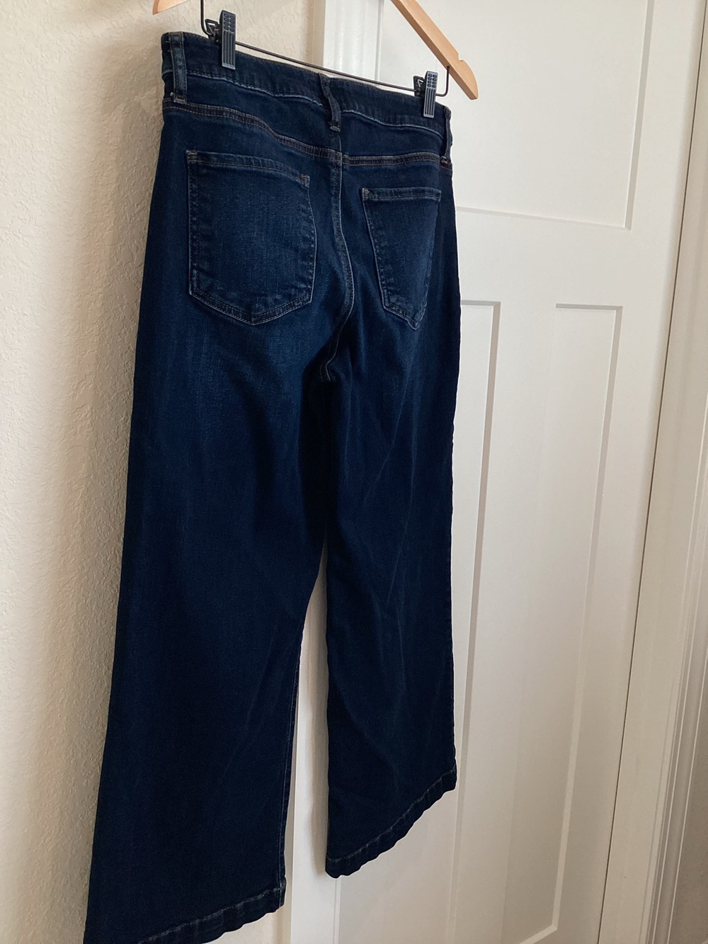 KUT From the Kloth Wide Leg Meg Jean High Rise Button Patch Pocket 8 Dark Rinse - Picture 6 of 12